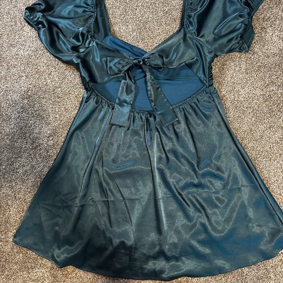 Women's Green Mini Dress, Puff Sleeves, Bow Back, Medium - Picture 2 of 6
